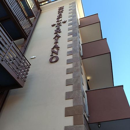 Hotel Traiano Civitavecchia Exterior foto