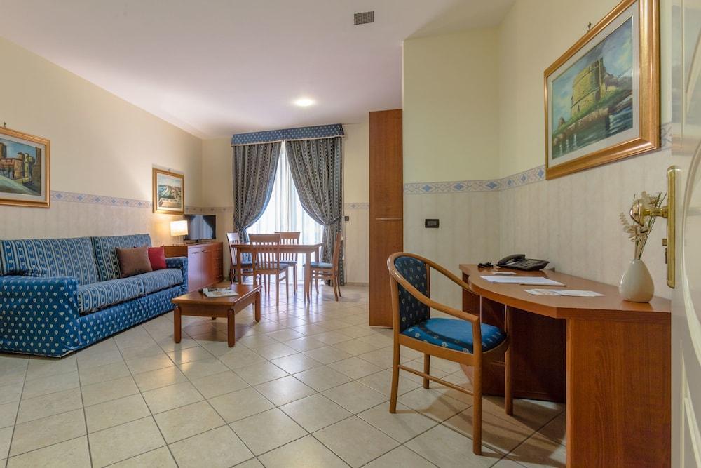Hotel Traiano Civitavecchia Exterior foto
