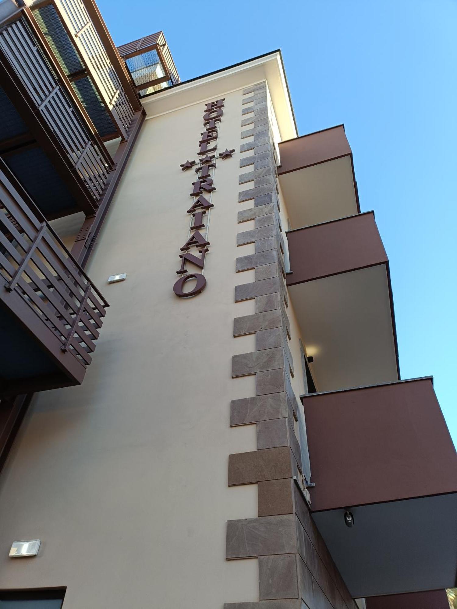 Hotel Traiano Civitavecchia Exterior foto