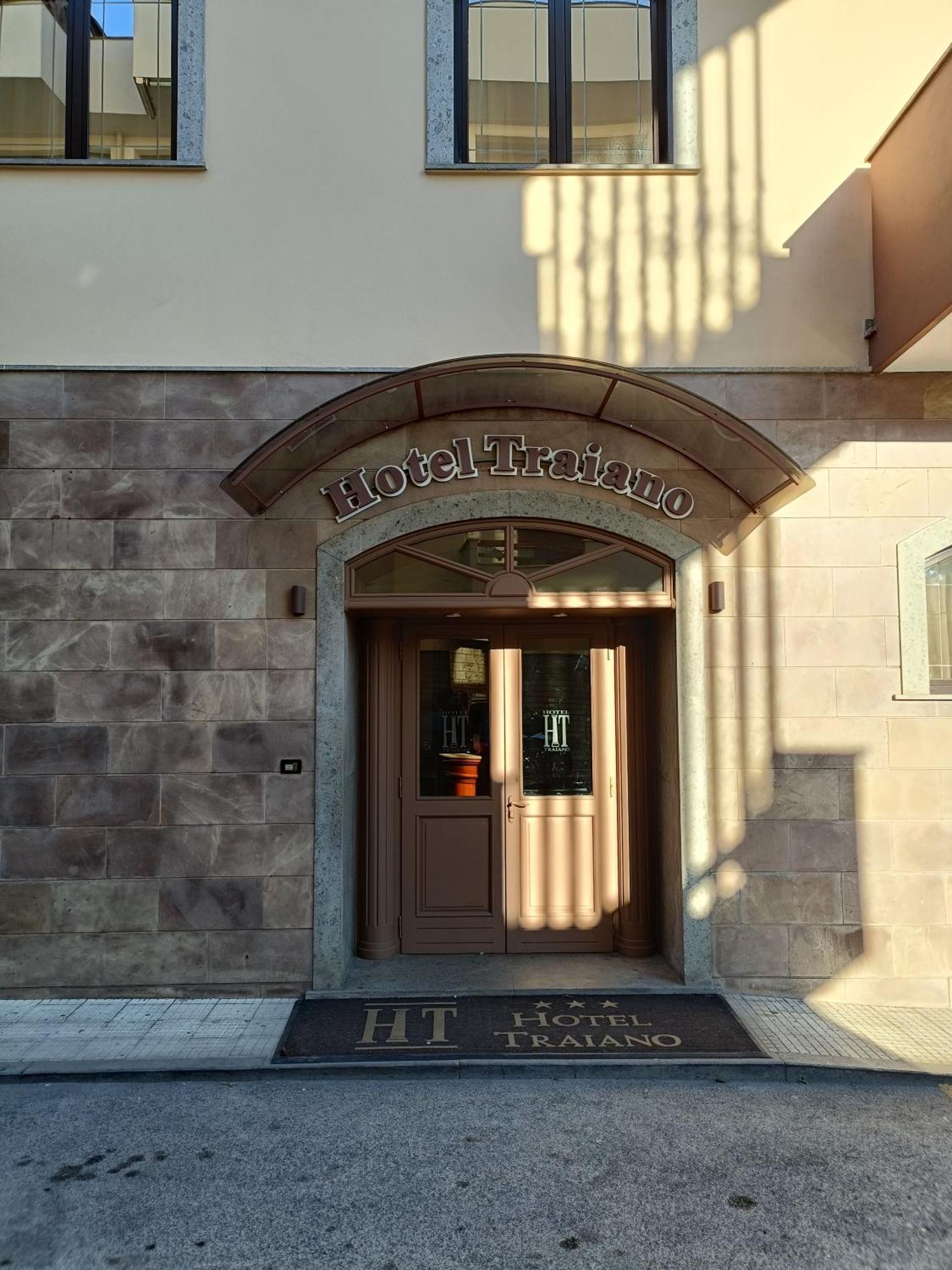 Hotel Traiano Civitavecchia Exterior foto