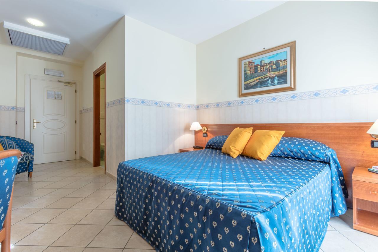 Hotel Traiano Civitavecchia Exterior foto